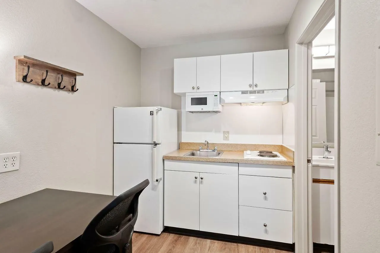 Extended Stay America Select Suites - Charlotte - Airport Hotel